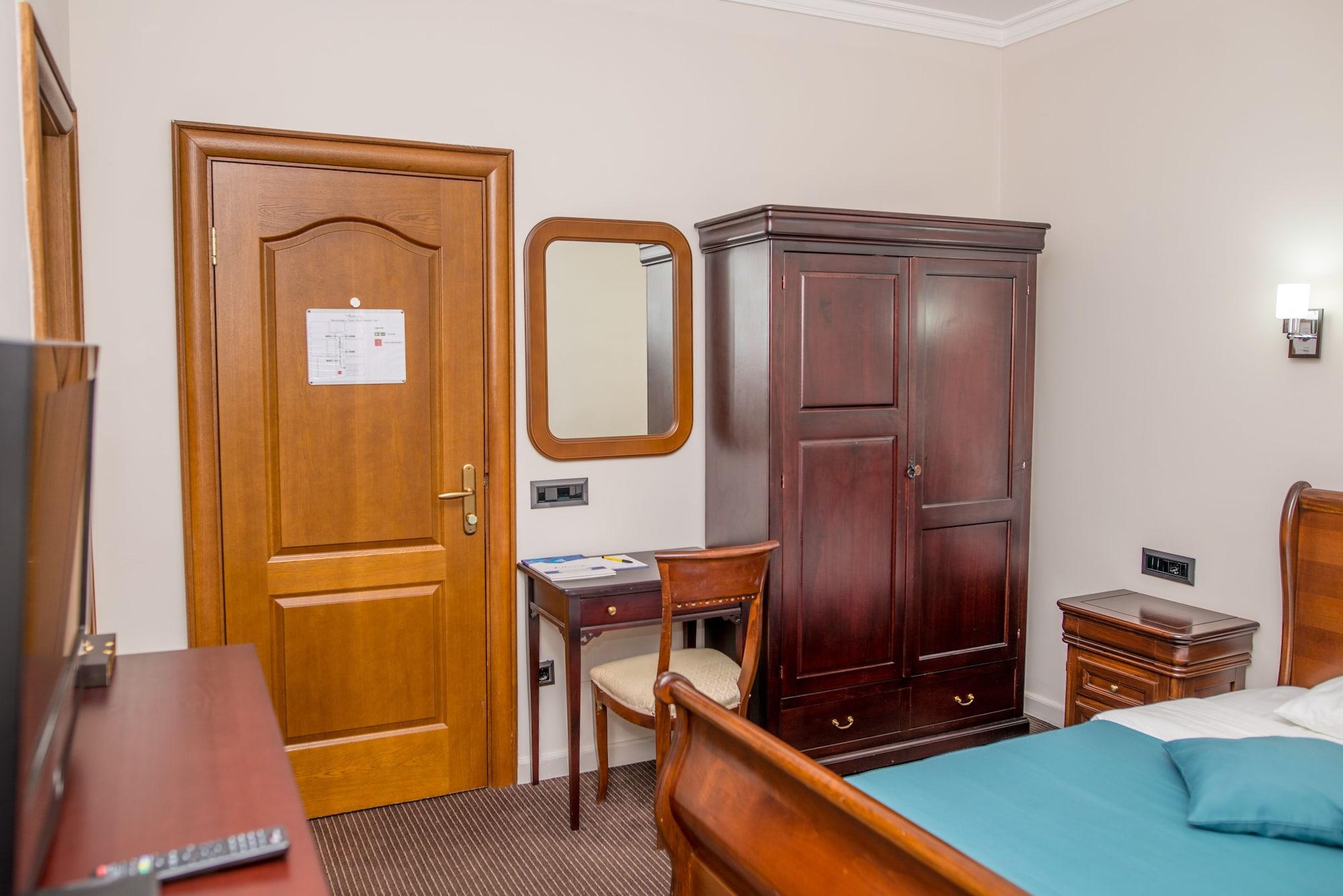 Hotel Astoria Tivat Luaran gambar