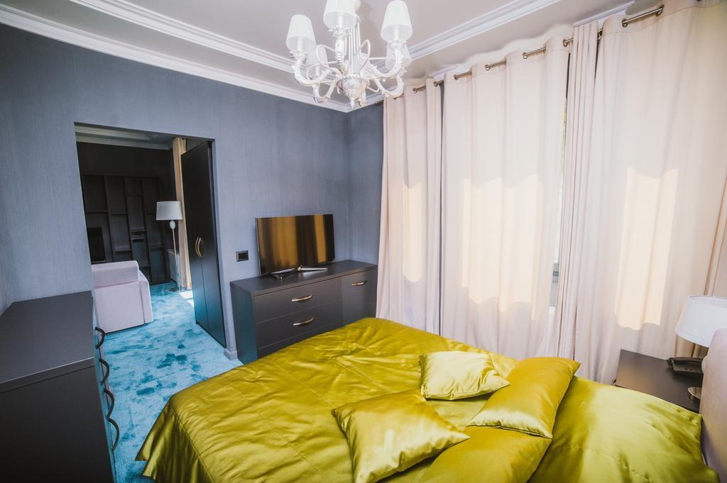 Hotel Astoria Tivat Bilik gambar